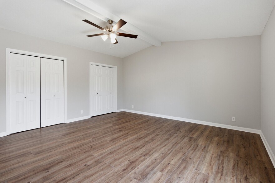 Building Photo - 944 Patio Dr