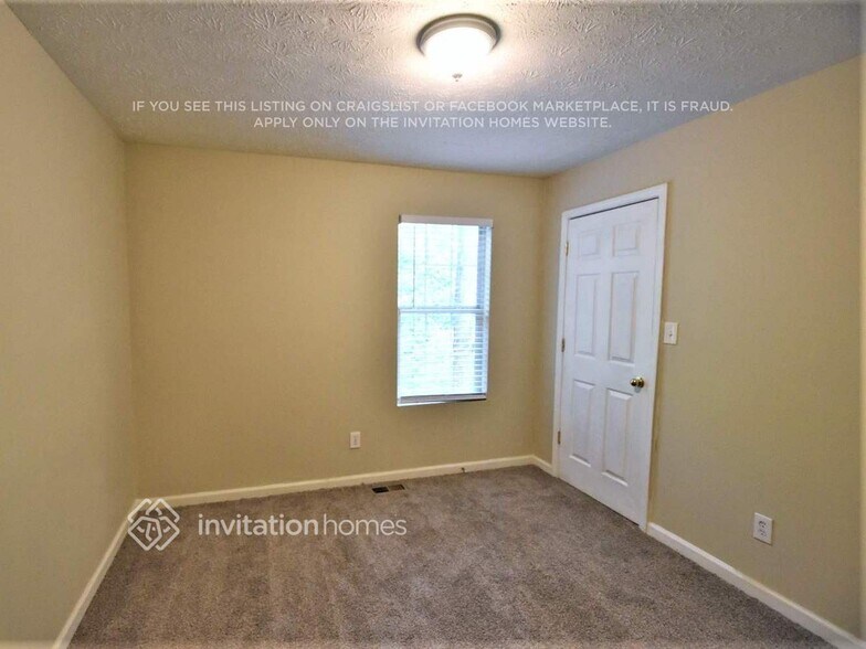 Building Photo - 5245 Hillcrest Glenn Dr