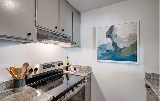 Building Photo - 3044 Franklin St