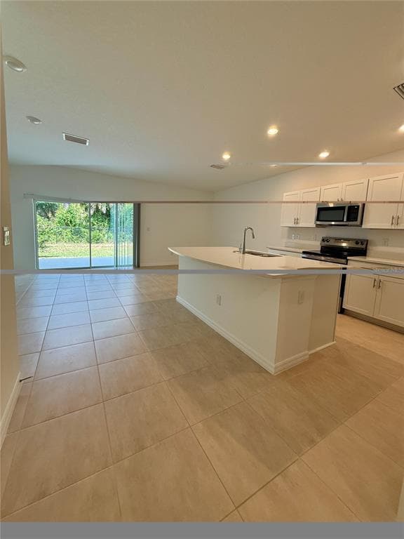 Building Photo - 15132 Cuzcorro Ct