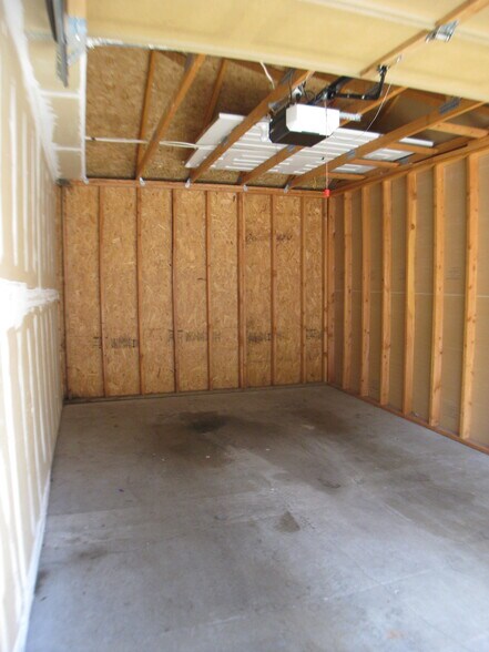Building Photo - 33 S Boulder Cir