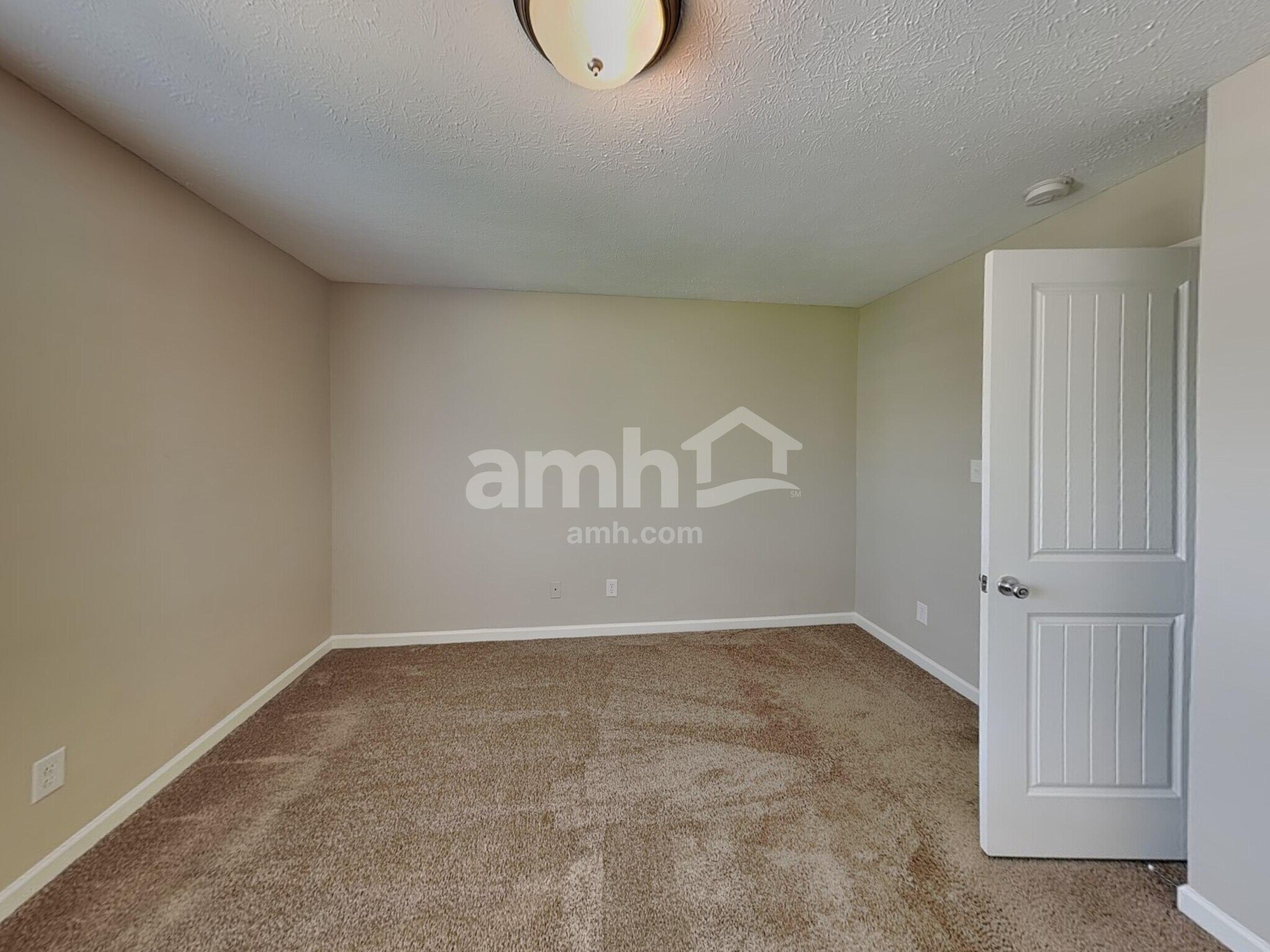 Building Photo - 1183 Fiesta Dr