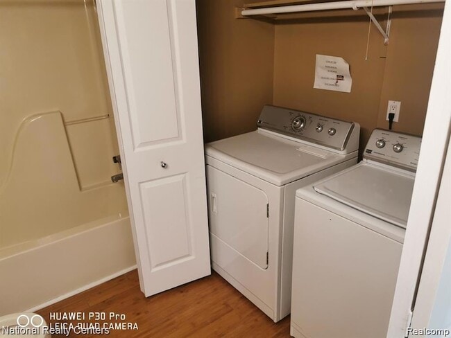 Building Photo - 1792 Bentley Ct