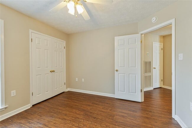 Building Photo - 1703 Pebble Creek Dr