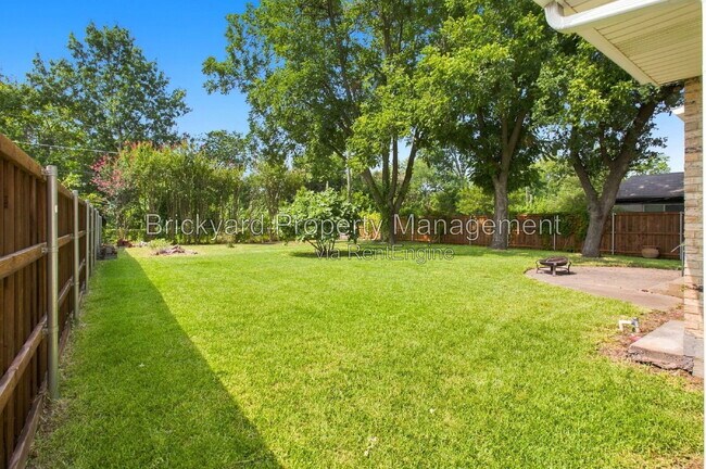 Building Photo - 4126 Justice Ln