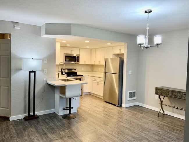 Building Photo - 1 bedroom in Bellevue WA 98004