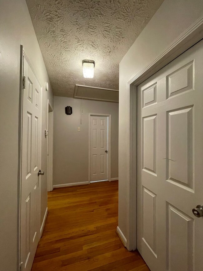 Building Photo - 3551 Cottonwood Dr