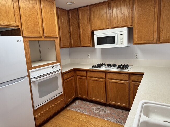 Building Photo - 7825 Amethyst Loop NW