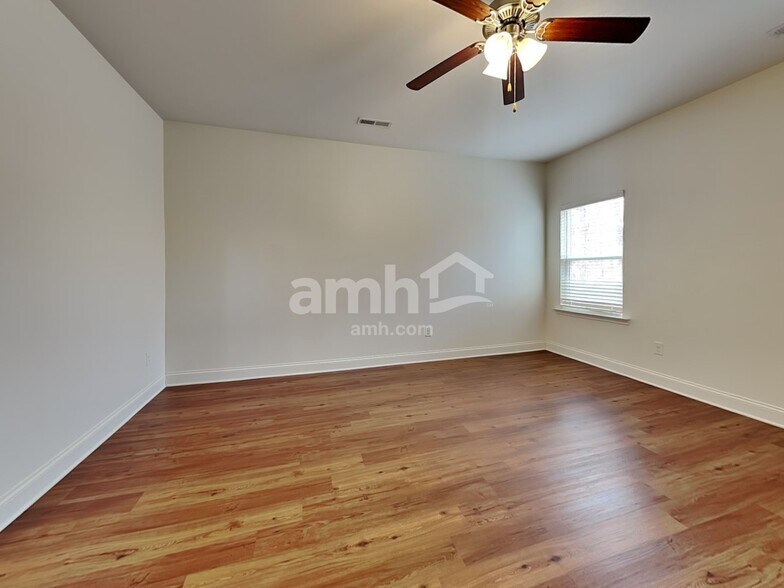 Building Photo - 3232 Grange Ct