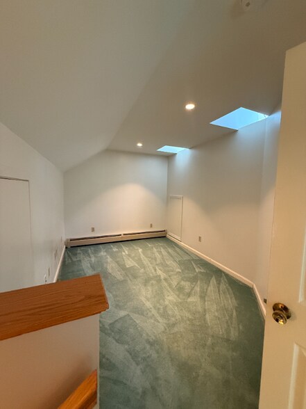 Building Photo - 1465 Hooksett Rd