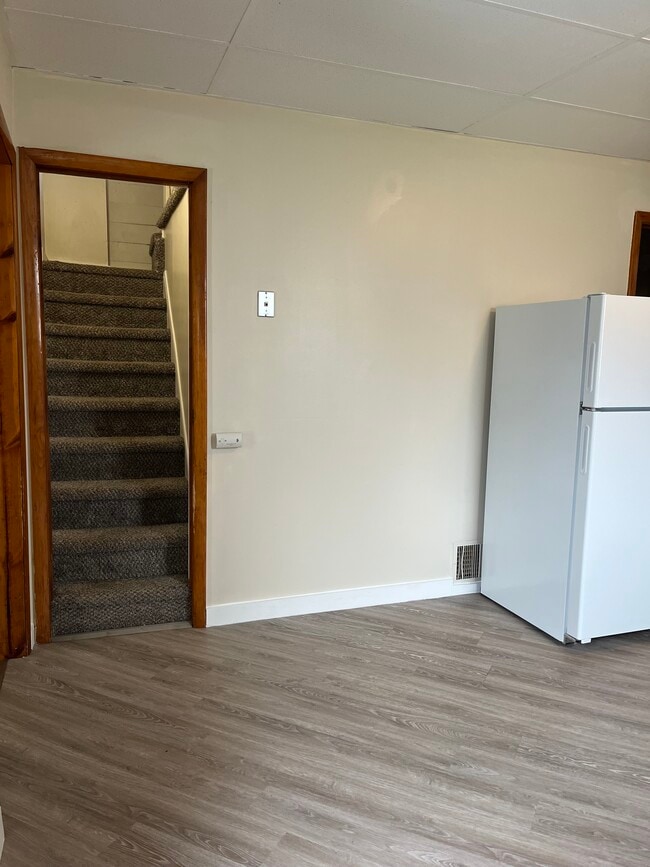 Kitchen - 204 New Boston St