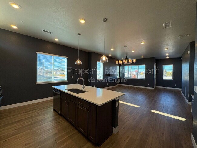 Building Photo - 1585 W 68th Ave