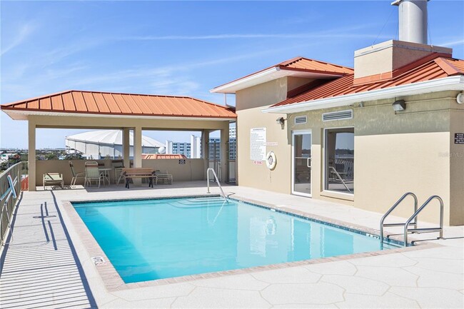 Building Photo - 750 4th Ave S