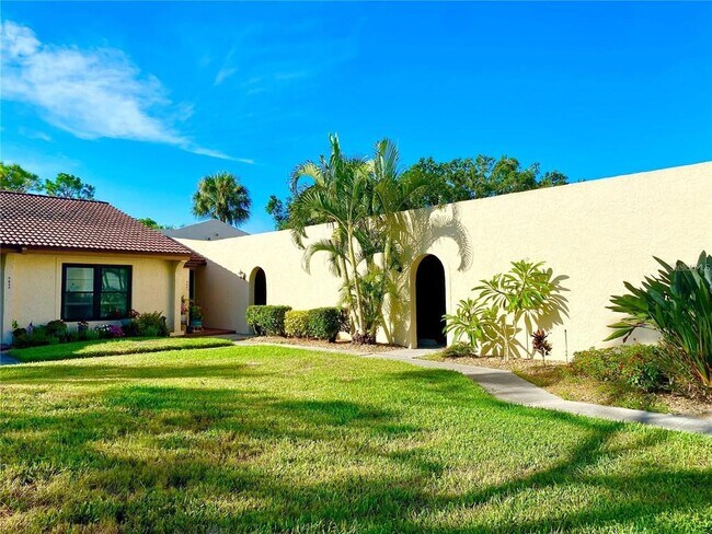 Building Photo - 3625 Longmeadow