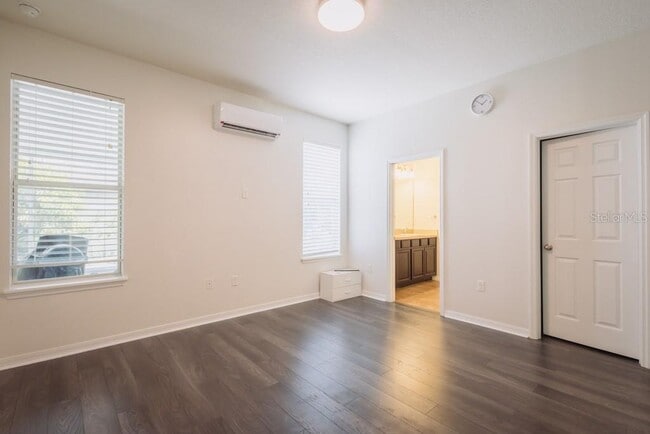 Building Photo - 7557 Azalea Cove Cir