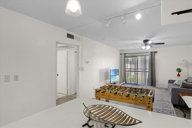 Building Photo - 1700 SW 16th Ct