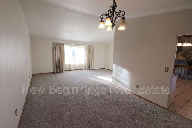 Building Photo - 2125 Sather Dr