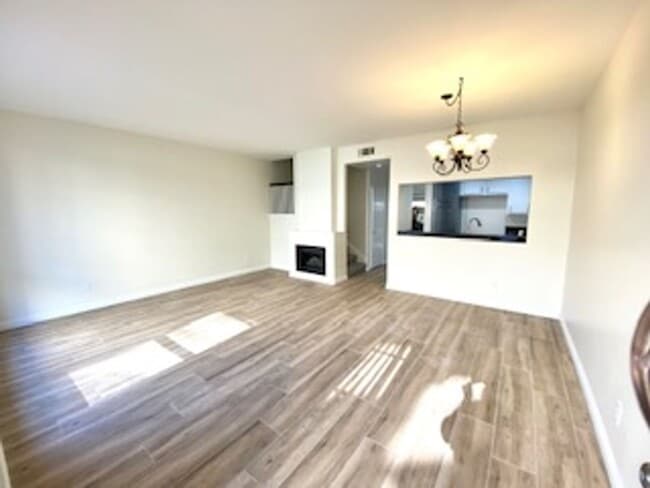 Building Photo - Remodeled 3 bedroom townhome in Aliso Viejo