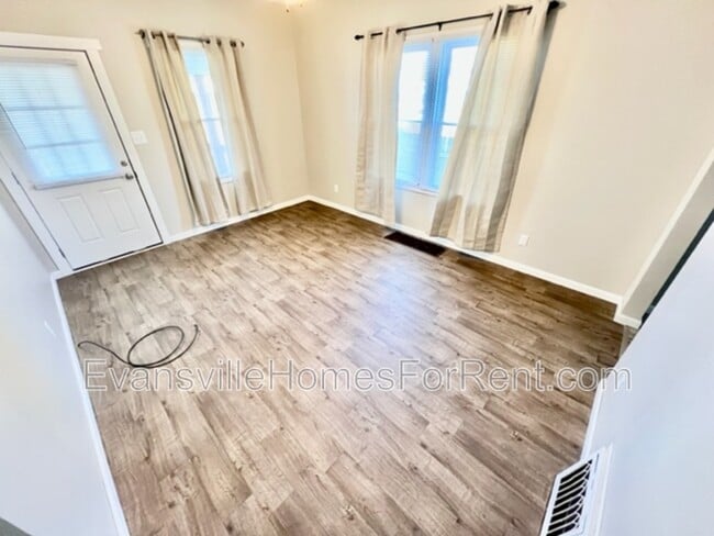 Building Photo - 1324 Gavitt St