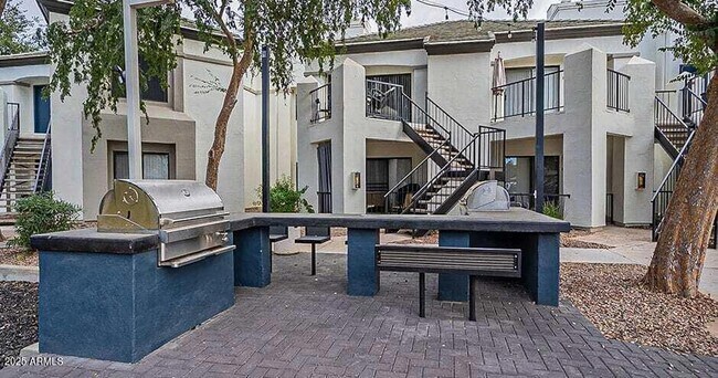 Building Photo - 777 W Chandler Blvd