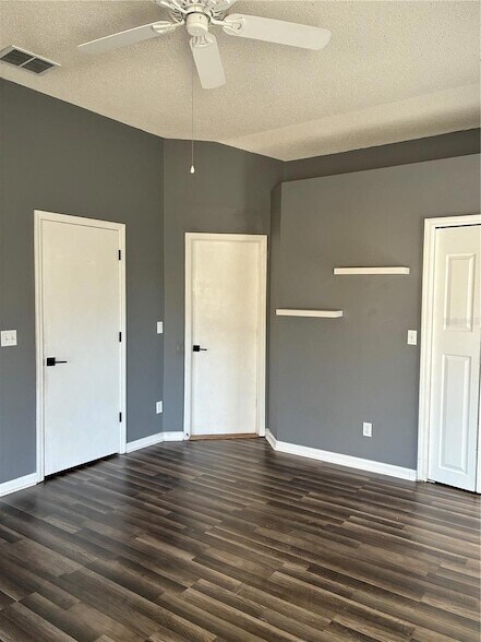 Building Photo - 5841 Dorham Pl