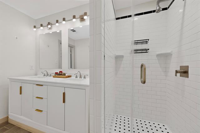 Building Photo - 10314 Baronne Cir