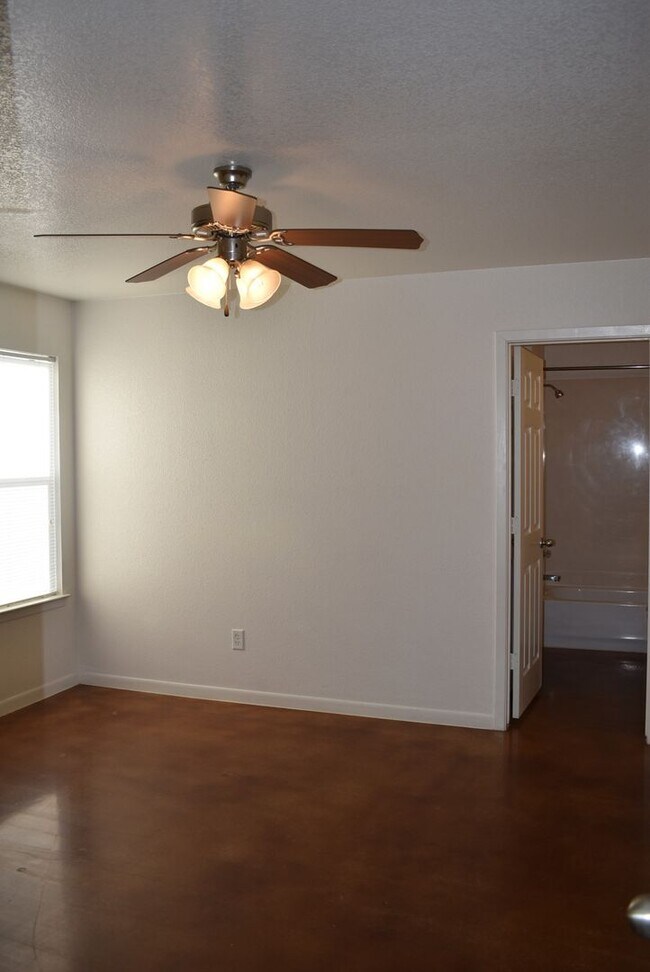 Building Photo - 316 Elbert Ln