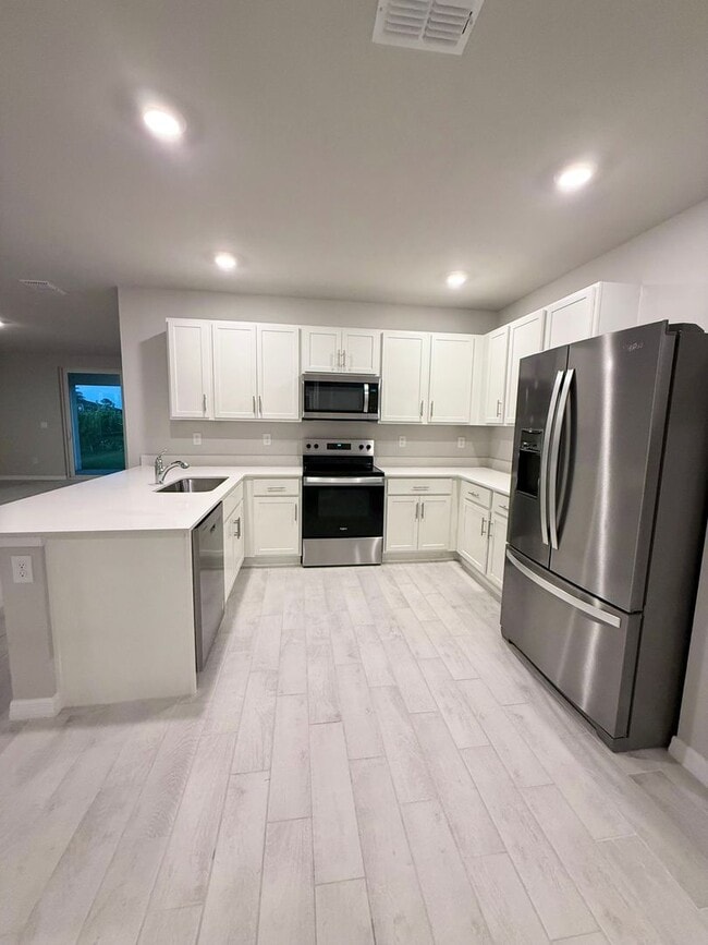 Building Photo - New Villa in Sea Cove