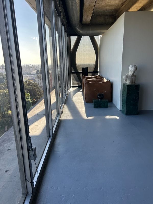 Building Photo - 2404 Wilshire Blvd