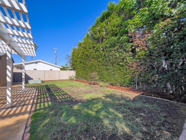 Building Photo - Spacious 3BR Home near Lake Balboa!