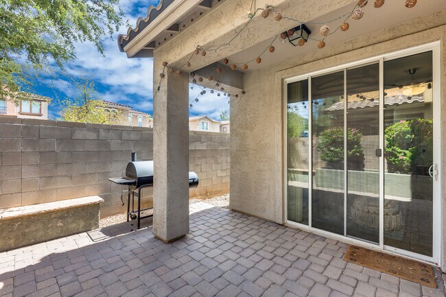 Building Photo - 11956 W Fillmore St