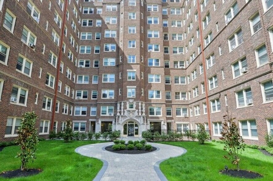 Building Photo - 4247 Locust St