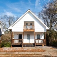 Building Photo - 472 First Street | 4 BED 2 BATH + MOVE IN SPECIAL