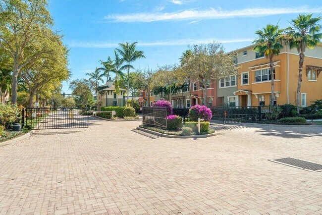 Building Photo - 690 Pacific Grove Dr