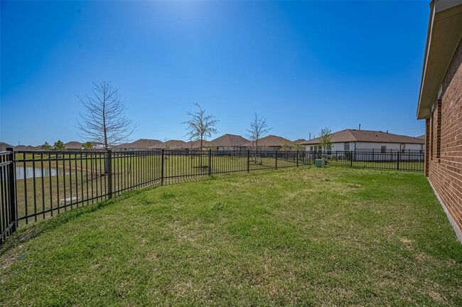 Building Photo - 101 Eliana Shores Dr