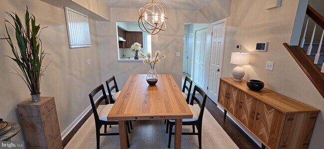 Primary Photo - 2100 Young St SE