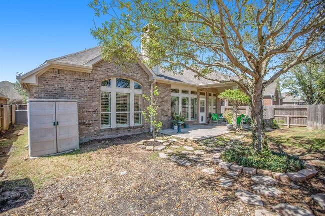 Building Photo - 10006 Montecola Pine