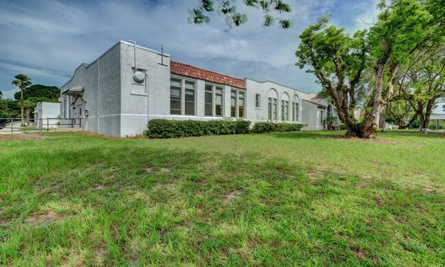 Building Photo - 340 N Boston Ave