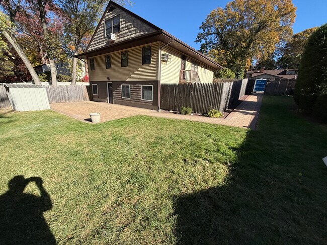 Private entrance and Patio area - 53 Homeland Dr