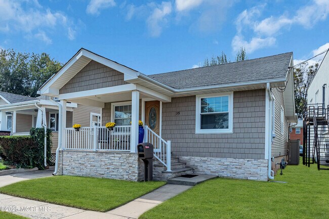 Building Photo - 35 Lipman Pl