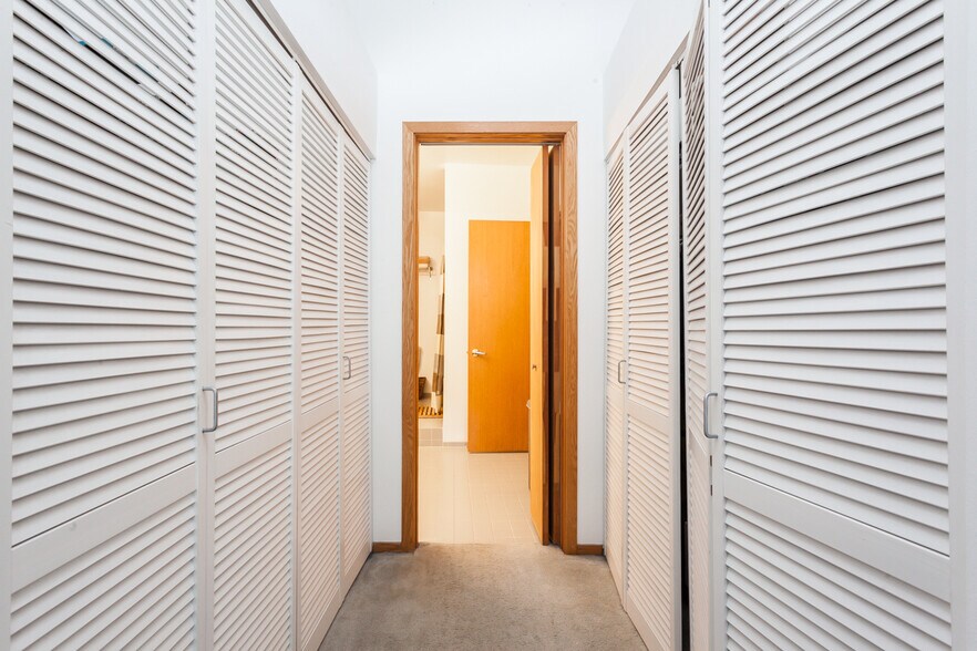 Building Photo - 910 S Michigan Ave