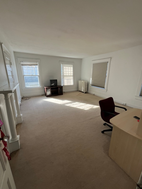 Building Photo - 310 Oakley St