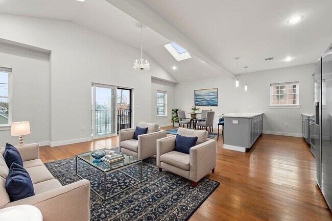 Building Photo - 41 E 16th St