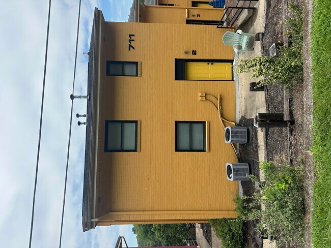 Building Photo - 702 Wilkinson Blvd