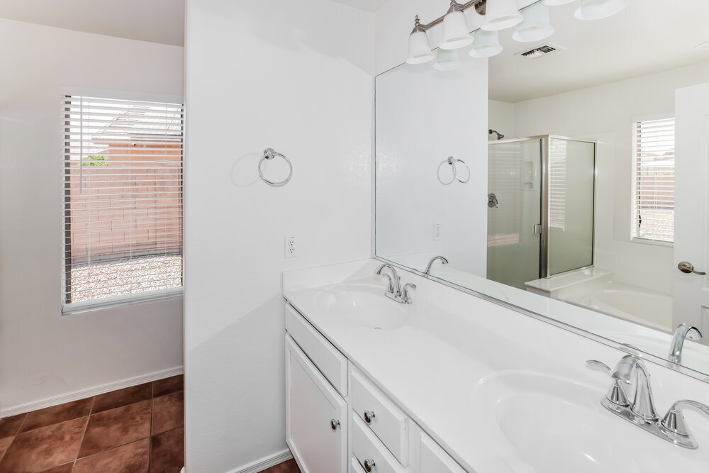 Building Photo - 15821 W Tara Ln