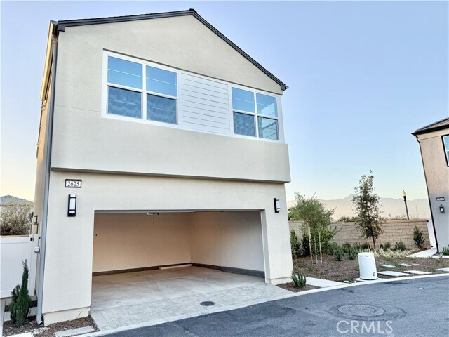 Building Photo - 2625 E Forest Paseo