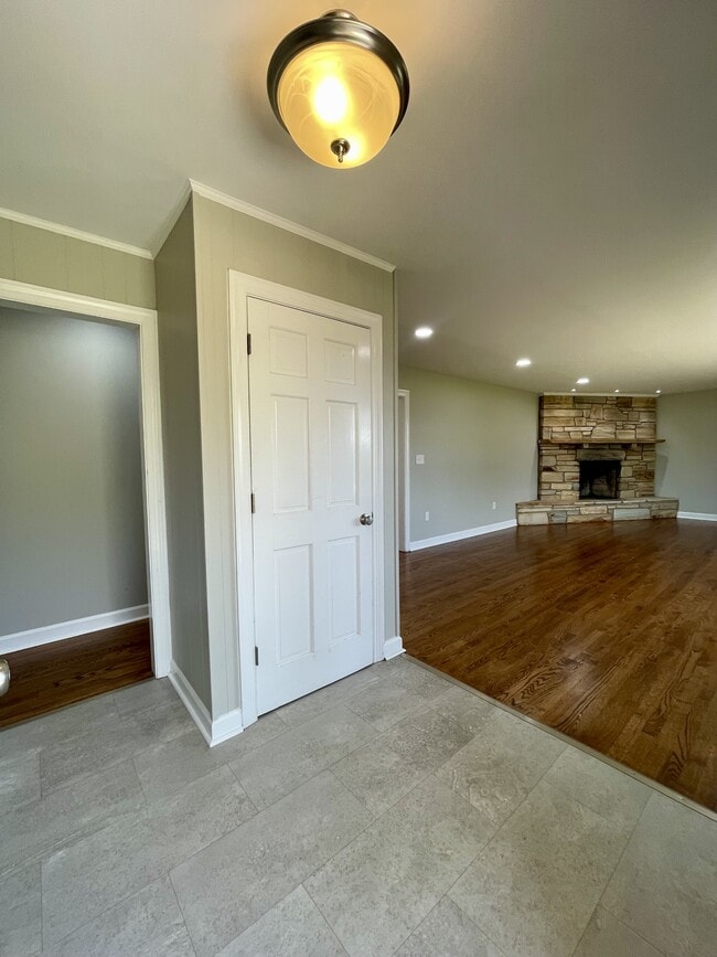 Building Photo - 63 Shelor Dr