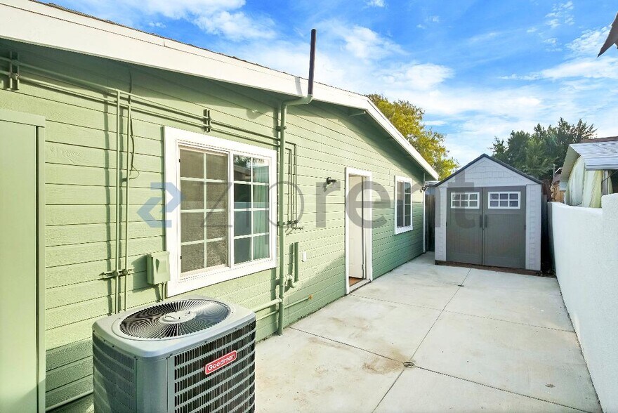 Building Photo - 7936 Alder Ave