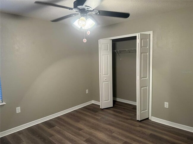 Building Photo - 12030 Silverlake Park Dr