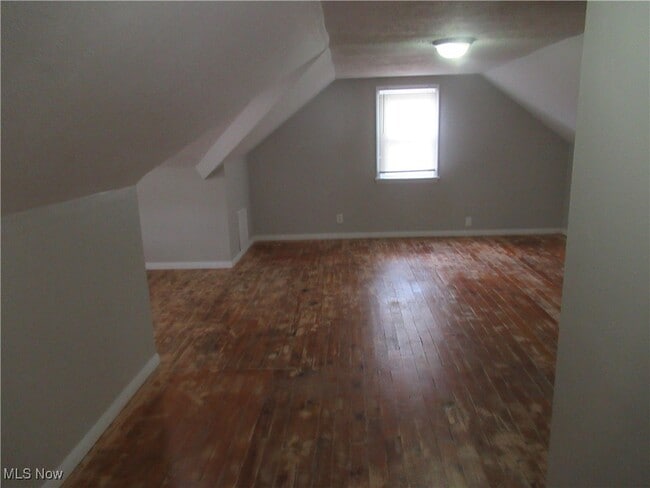 Building Photo - 1329 Craneing Rd